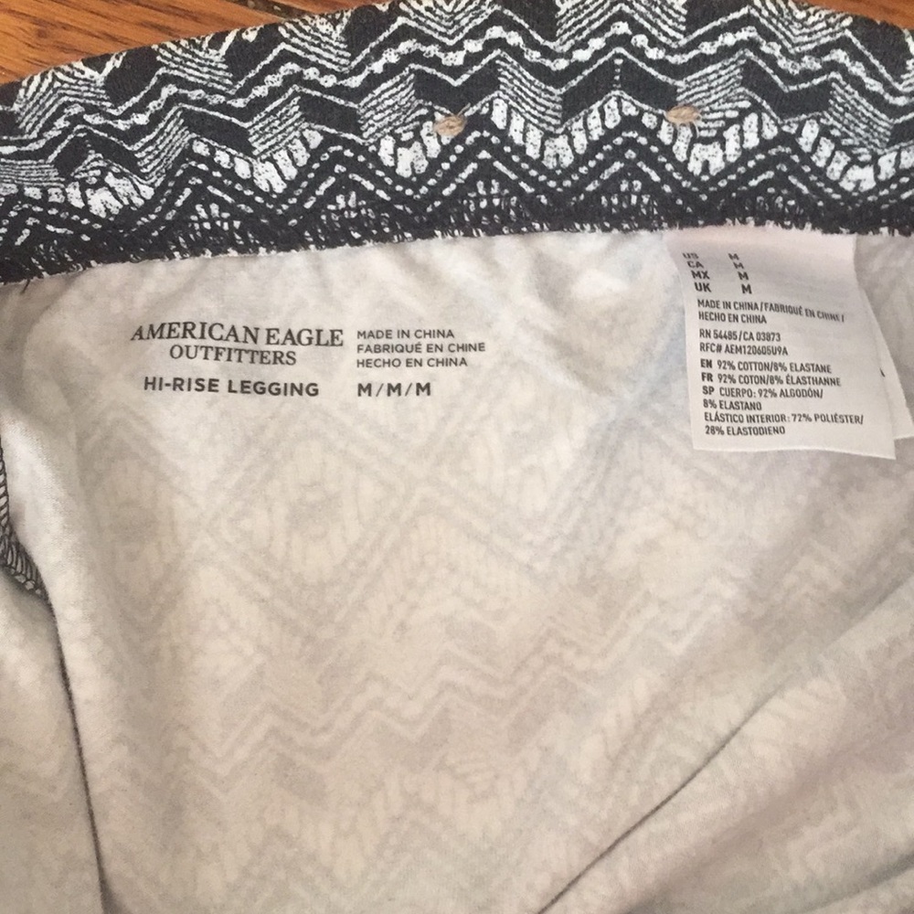 American Eagle Hi Rise Print Leggings - Picture 3 of 3